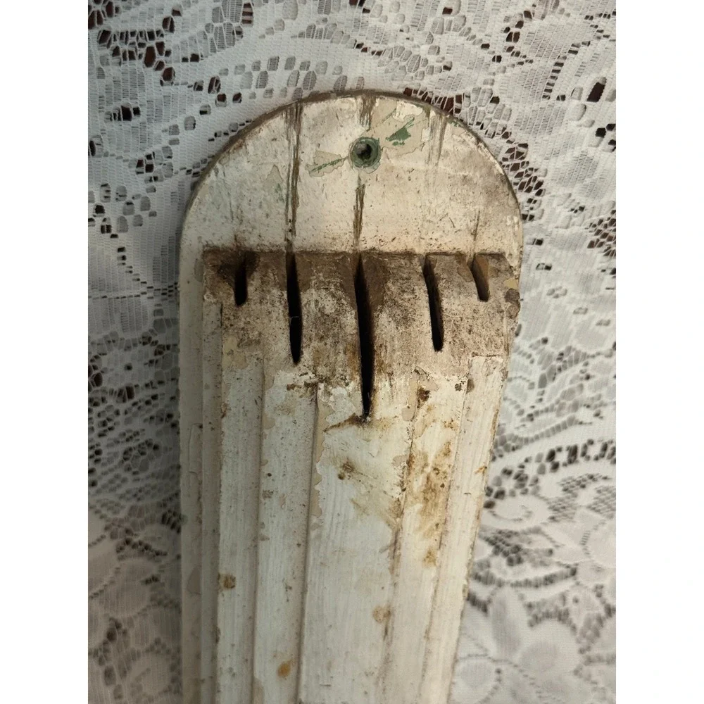 Vintage Primitive Wooden Knife Holder Wall Mount Chippy White Rustic Farmhouse